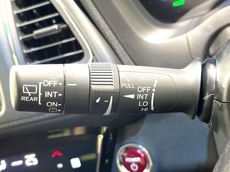 2014 Honda Vezel DAA-RU4 (UW-6a94f26d4d6d7)[29]