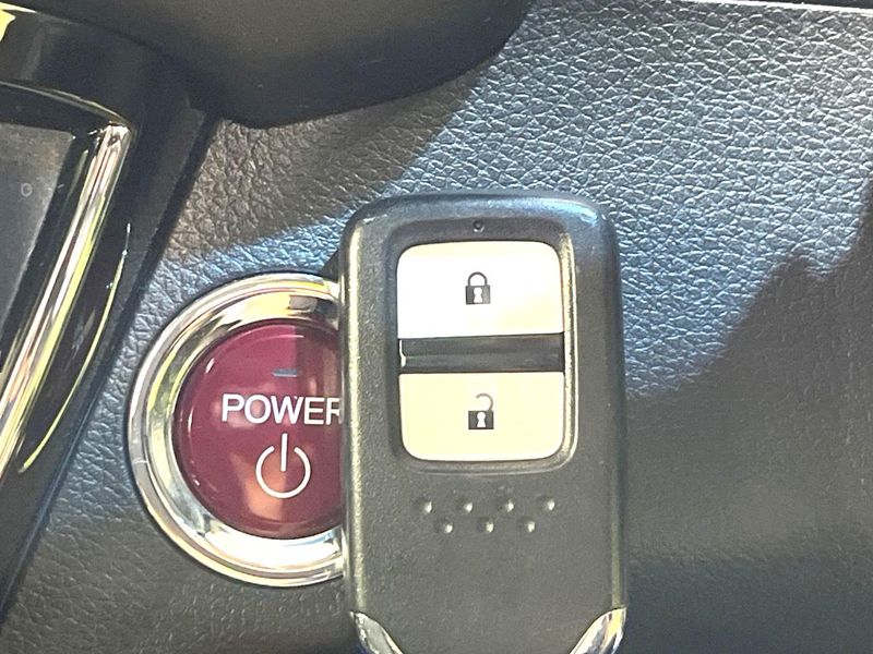 2014 Honda Vezel DAA-RU4 (UW-6a94f26d4d6d7)[11]