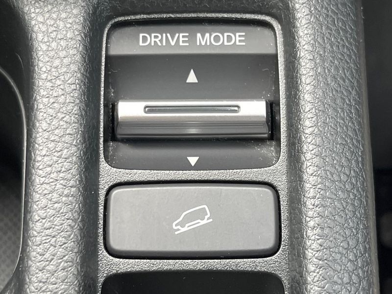 2021 Honda Vezel 6AA-RV5 (UW-6a94f2711cc3a)[23]