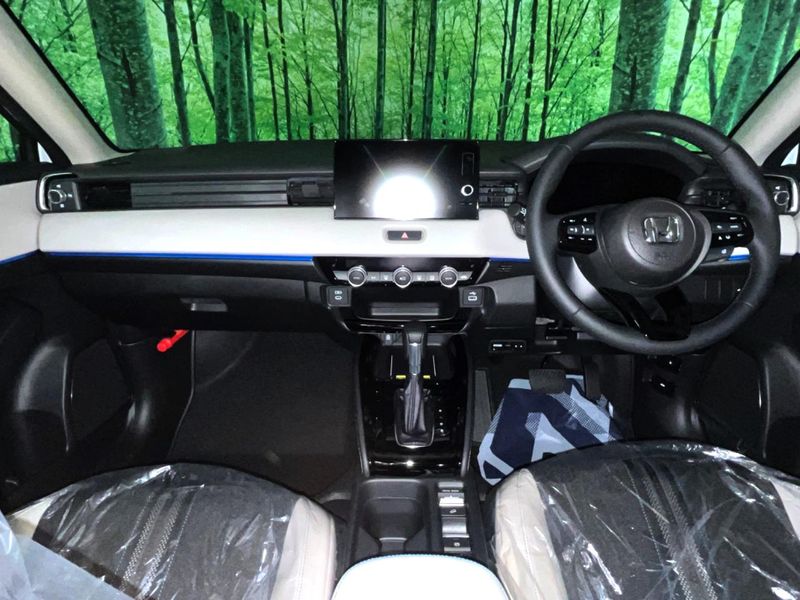 2026 Honda Vezel 6AA-RV5 (UW-6a94f27c7baf3)[27]