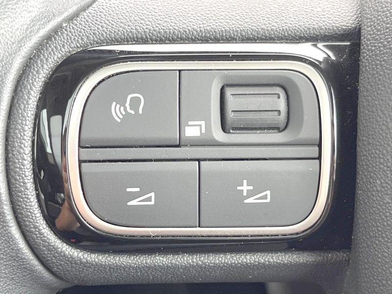 2022 Citroen Berlingo 3DA-K9CYH01 (UW-6a94f2c27691e)[13]
