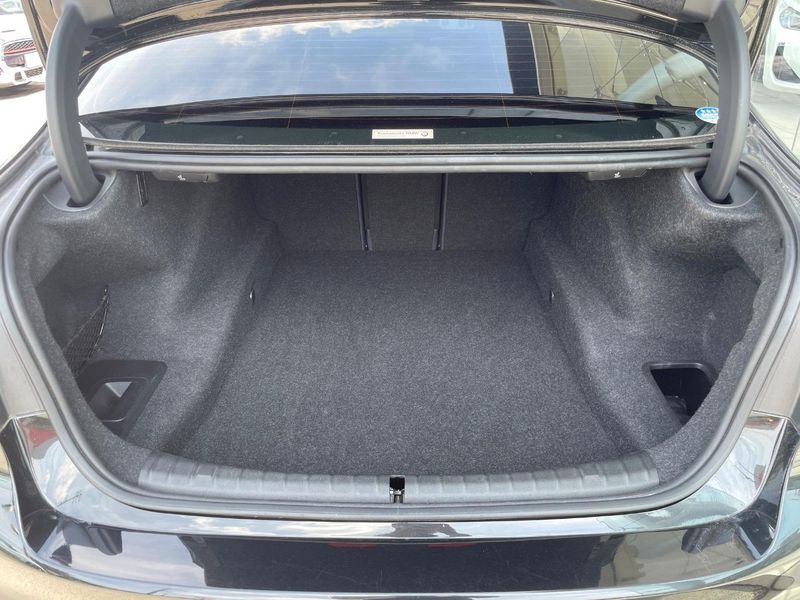 2018 BMW 5 Series DBA-JA20 (UW-6a94f2cc2de3c)[22]