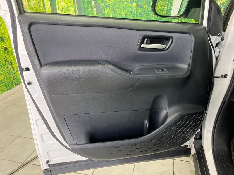 2014 Toyota Noah DBA-ZRR80W (UW-6a94f2f1602b3)[20]