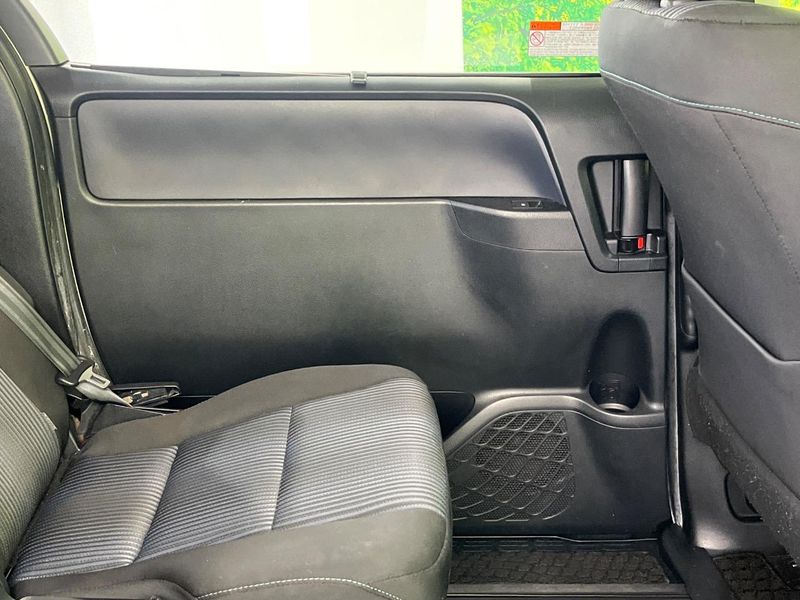 2014 Toyota Noah DBA-ZRR80W (UW-6a94f2f1602b3)[28]
