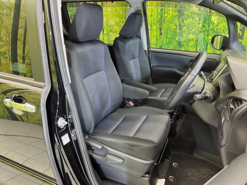 2015 Toyota Voxy DBA-ZRR80W (UW-6a94f2f365d34)[12]