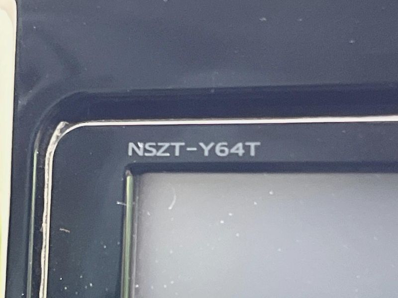 2015 Toyota Voxy DBA-ZRR80W (UW-6a94f2f365d34)[21]