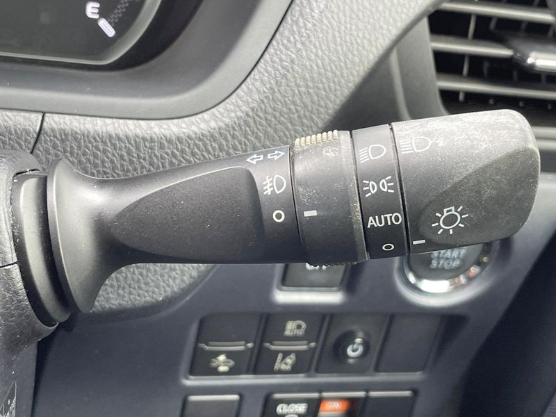 2016 Toyota Noah DBA-ZRR80W (UW-6a94f2f664151)[25]