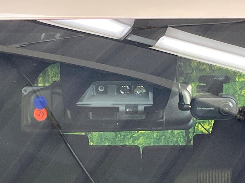 2019 Toyota Voxy DBA-ZRR80W (UW-6a94f2fcd7b92)[12]