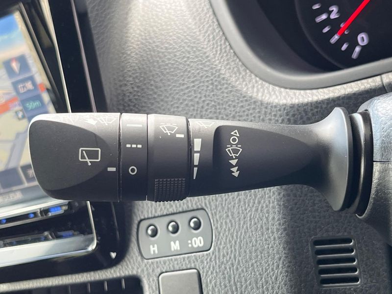 2019 Toyota Voxy DBA-ZRR80W (UW-6a94f2fd36330)[16]