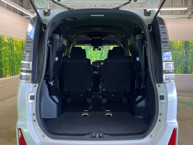 2019 Toyota Voxy DBA-ZRR80W (UW-6a94f2fd36330)[24]