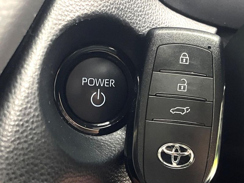 2024 Toyota Corolla Cross 6AA-ZVG13 (UW-6a94f30fa7535)[11]