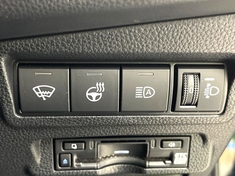 2024 Toyota Corolla Cross 6AA-ZVG13 (UW-6a94f30fa7535)[12]