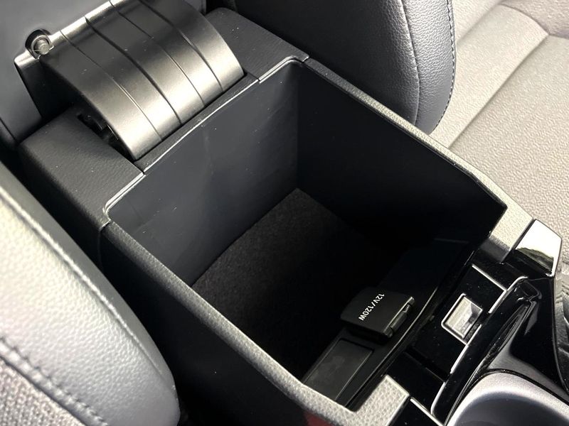 2024 Toyota Corolla Cross 6AA-ZVG13 (UW-6a94f30fa7535)[27]