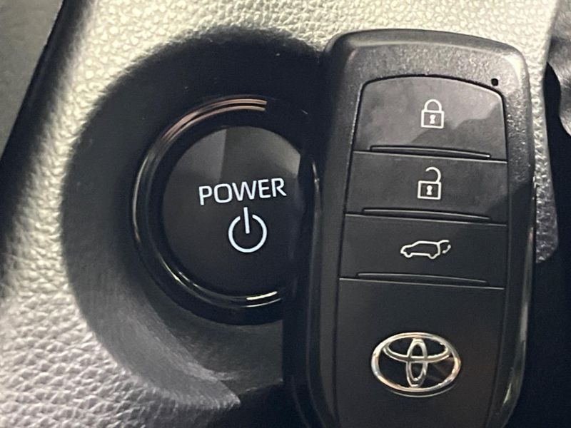 2025 Toyota Corolla Cross 6AA-ZVG13 (UW-6a94f310b3041)[22]