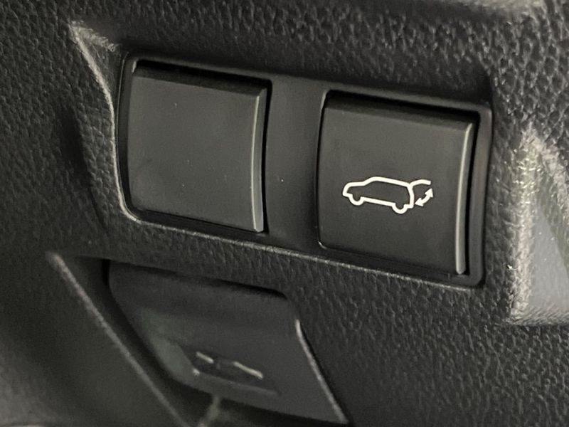 2025 Toyota Corolla Cross 6AA-ZVG13 (UW-6a94f310b3041)[8]