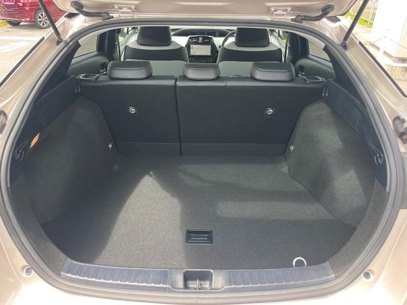 2016 Toyota Prius DAA-ZVW50 (UW-6a94f3225eeef)[28]