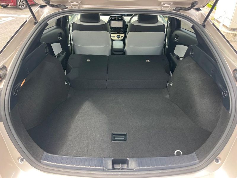 2016 Toyota Prius DAA-ZVW50 (UW-6a94f3225eeef)[29]