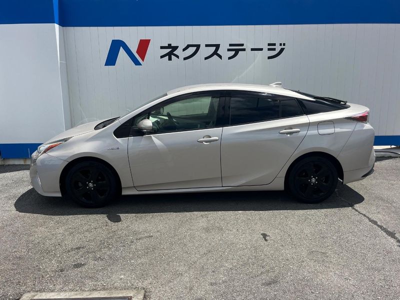 2016 Toyota Prius DAA-ZVW50 (UW-6a94f3225eeef)[17]