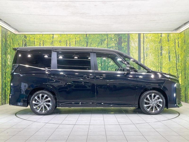 2023 Toyota Voxy 6AA-ZWR90W (UW-6a94f33f1d3c1)[7]