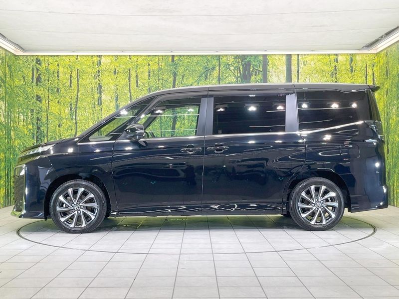 2023 Toyota Voxy 6AA-ZWR90W (UW-6a94f33f1d3c1)[11]