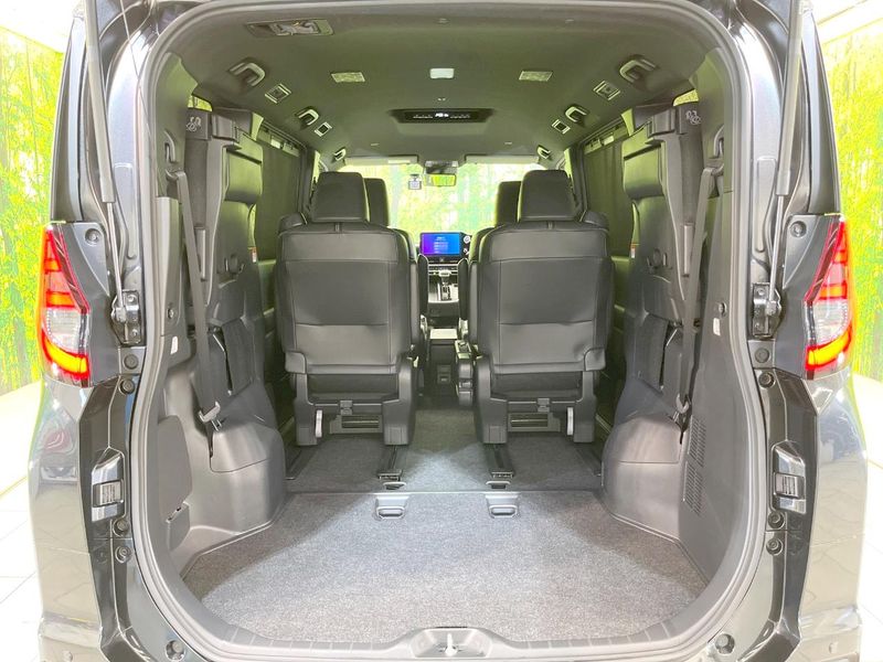 2023 Toyota Noah 6AA-ZWR90W (UW-6a94f33f9b767)[25]