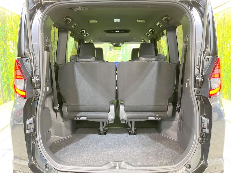 2023 Toyota Noah 6AA-ZWR90W (UW-6a94f33f9b767)[23]