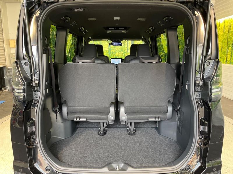 2024 Toyota Voxy 6AA-ZWR90W (UW-6a94f343abd69)[13]