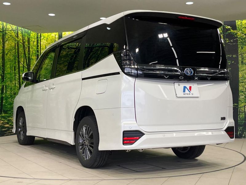 2022 Toyota Voxy 6AA-ZWR95W (UW-6a94f34a08d20)[18]
