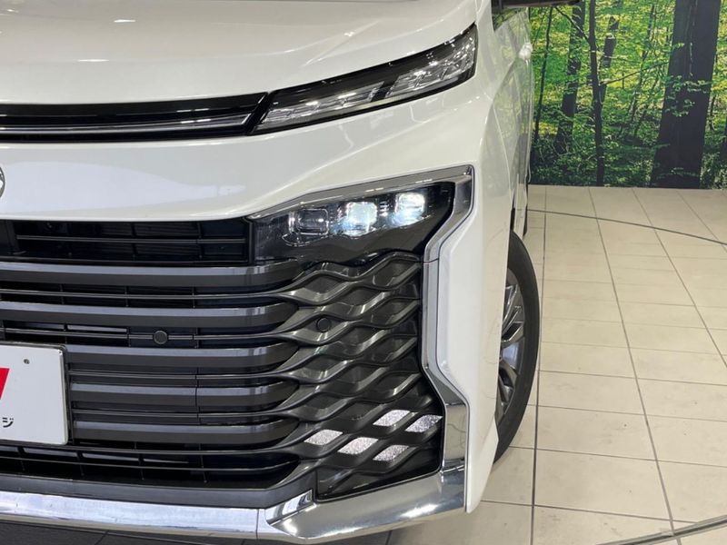 2022 Toyota Voxy 6AA-ZWR95W (UW-6a94f34a08d20)[11]