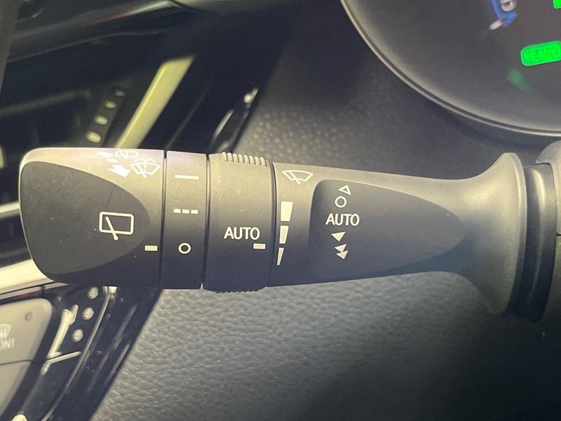2017 Toyota C-HR DAA-ZYX10 (UW-6a94f34c19710)[24]