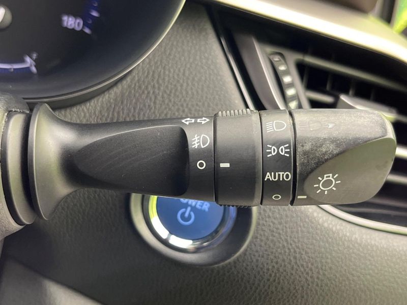 2017 Toyota C-HR DAA-ZYX10 (UW-6a94f34c19710)[23]