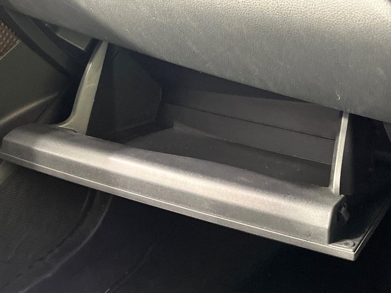 2017 Toyota C-HR DAA-ZYX10 (UW-6a94f34c4c5fd)[23]