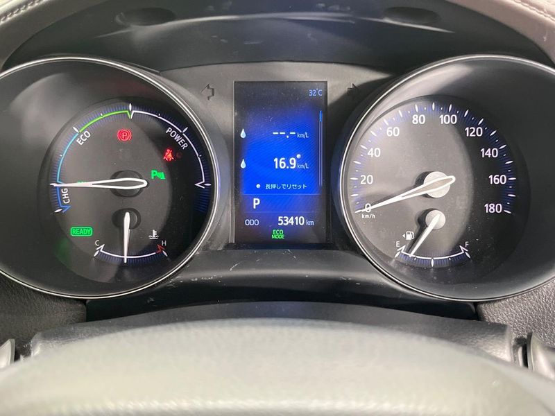 2017 Toyota C-HR DAA-ZYX10 (UW-6a94f34c4c5fd)[11]