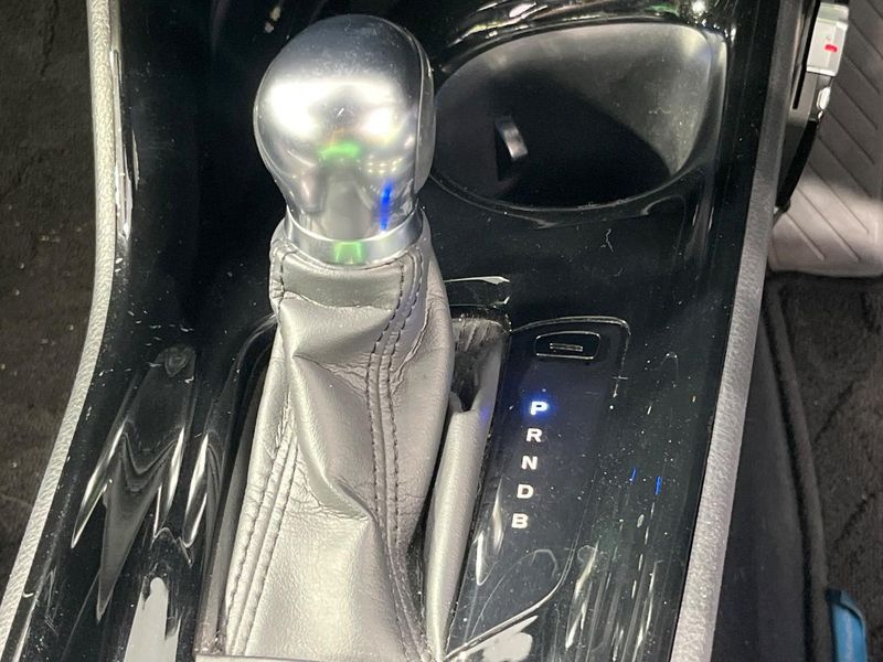 2017 Toyota C-HR DAA-ZYX10 (UW-6a94f34c4c5fd)[17]