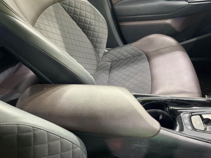 2017 Toyota C-HR DAA-ZYX10 (UW-6a94f34c4c5fd)[24]