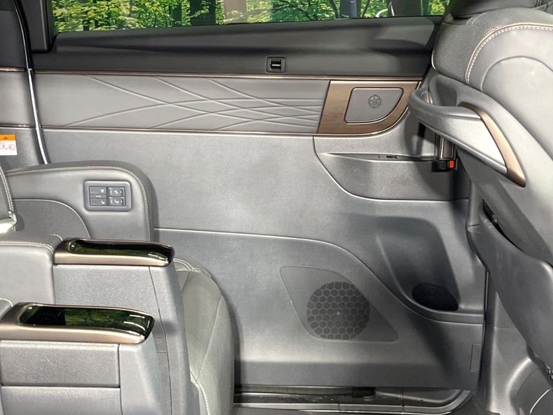 2024 Toyota Alphard 3BA-AGH40W (UW-6a9640da4ba32)[14]