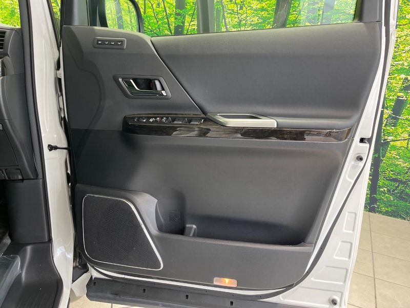 2014 Toyota Vellfire Hybrid DAA-ATH20W (UW-6a9640e87894d)[24]