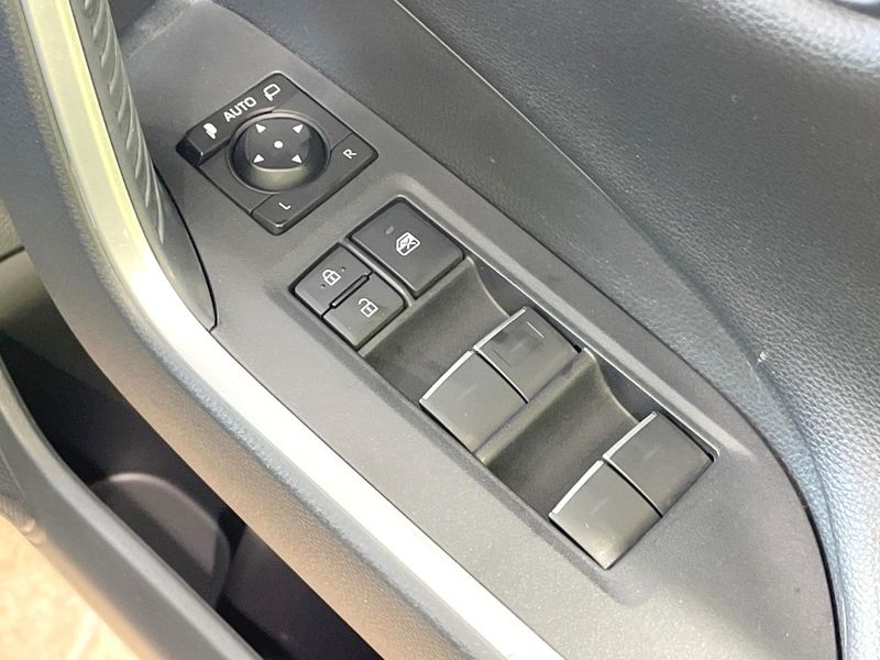 2021 Toyota RAV4 6AA-AXAH54 (UW-6a9640ee6ed3d)[14]