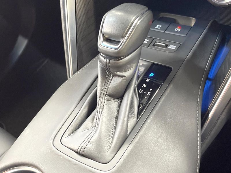 2023 Toyota Harrier Hybrid 6AA-AXUH80 (UW-6a9640fce529a)[24]