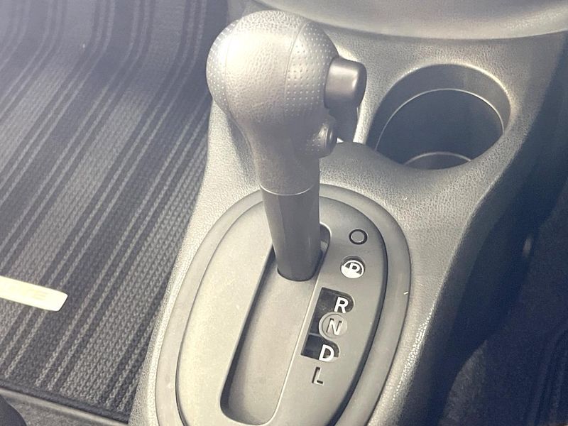 2017 Nissan Note DBA-E12 (UW-6a96417a3d63d)[20]