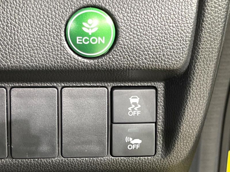 2014 Honda Fit Hybrid DAA-GP5 (UW-6a9641bee652f)[12]
