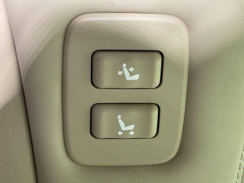 2011 Toyota Crown DBA-GRS202 (UW-6a9641c8115b9)[21]