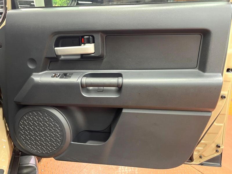 2017 Toyota FJ CRUISER CBA-GSJ15W (UW-6a9641cbb68f1)[19]