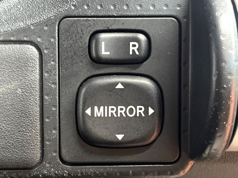 2017 Toyota FJ CRUISER CBA-GSJ15W (UW-6a9641cbb68f1)[24]
