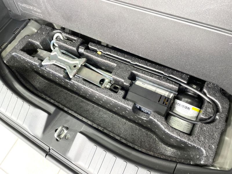 2022 Honda N-BOX CUSTOM 6BA-JF3 (UW-6a964250c3b52)[7]
