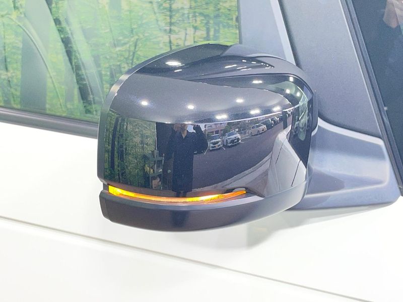2023 Honda N-BOX CUSTOM 6BA-JF5 (UW-6a96425a3d03c)[19]