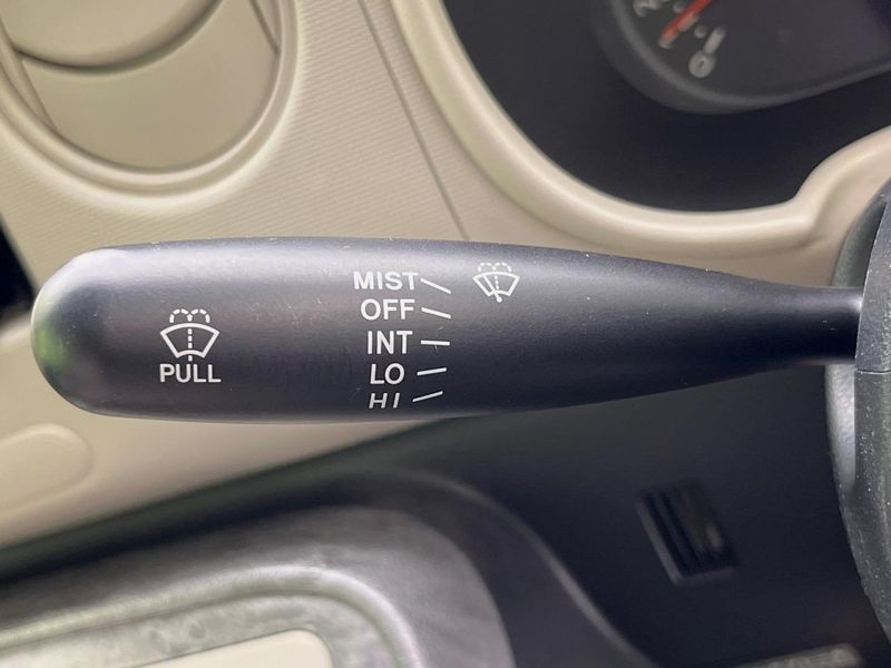 2013 Daihatsu Mira Cocoa DBA-L675S (UW-6a9642a785768)[20]