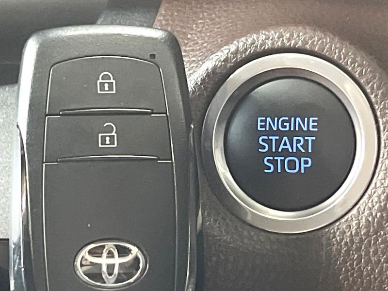 2021 Toyota Yaris Cross 5BA-MXPB10 (UW-6a9643938f880)[22]
