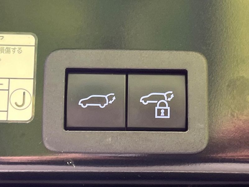 2021 Toyota Yaris Cross 6AA-MXPJ10 (UW-6a96439c48818)[24]