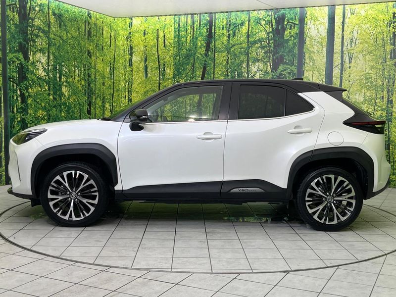 2021 Toyota Yaris Cross 6AA-MXPJ10 (UW-6a96439c48818)[11]